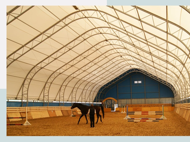 Строительство конных манежей в Гусе-Хрустальном